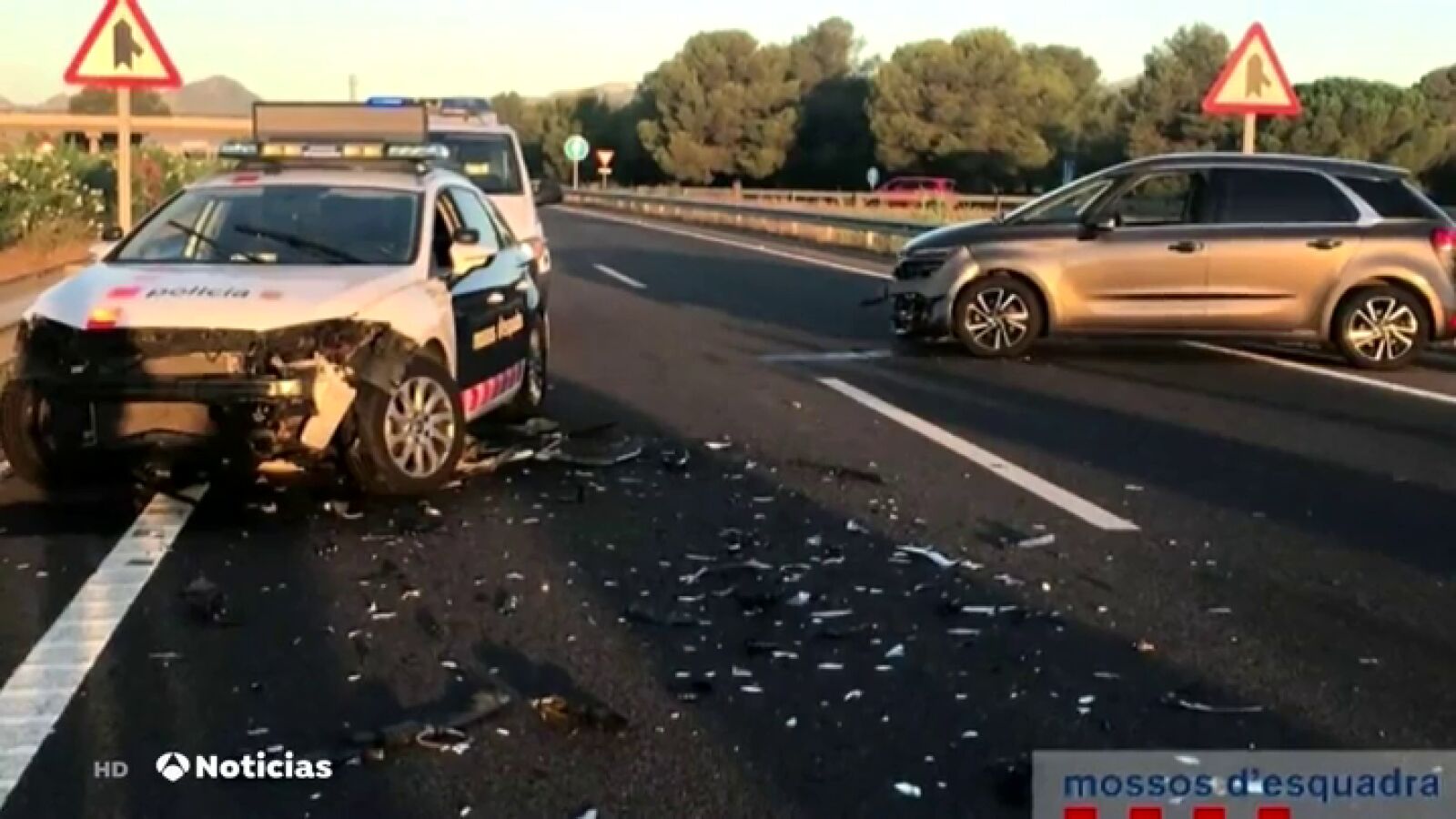 Los Mossos montan una barrera con sus coches para frenar a un kamikaze
