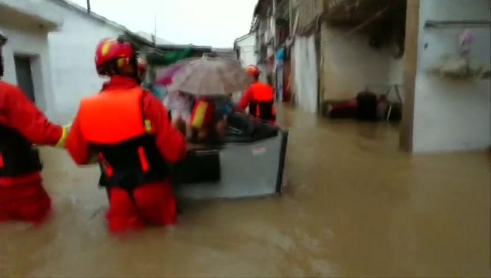 Elevan a 28 el número de muertos por el  tifón Lekima en China