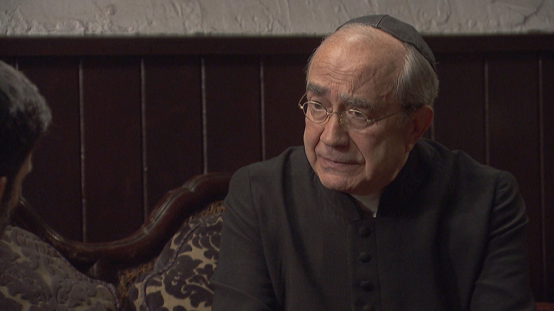 'El secreto de Puente Viejo': Don Anselmo destapa las intenciones de Esther a Don Berengario