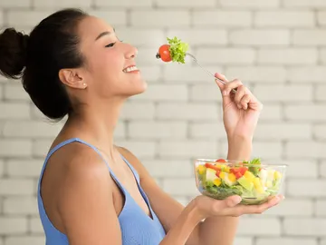Comiendo ensalada Comiendo ensalada
