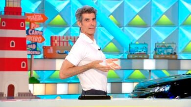 Jorge Fernández imita el postureo de Ana Obregón en ‘La ruleta de la suerte’