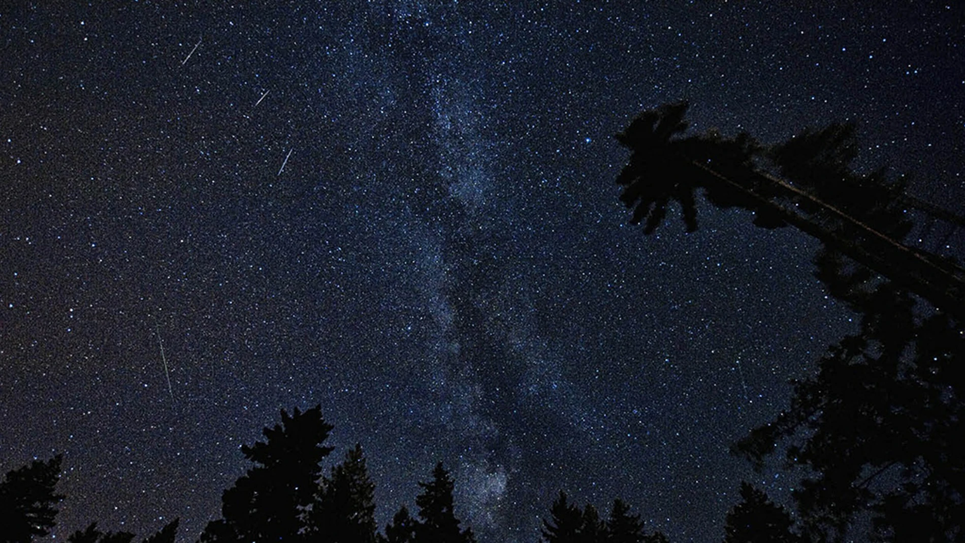 Llega la lluvia de Perseidas acompanada de luna casi llena Llega la lluvia de Perseidas acompanada de luna casi llena
