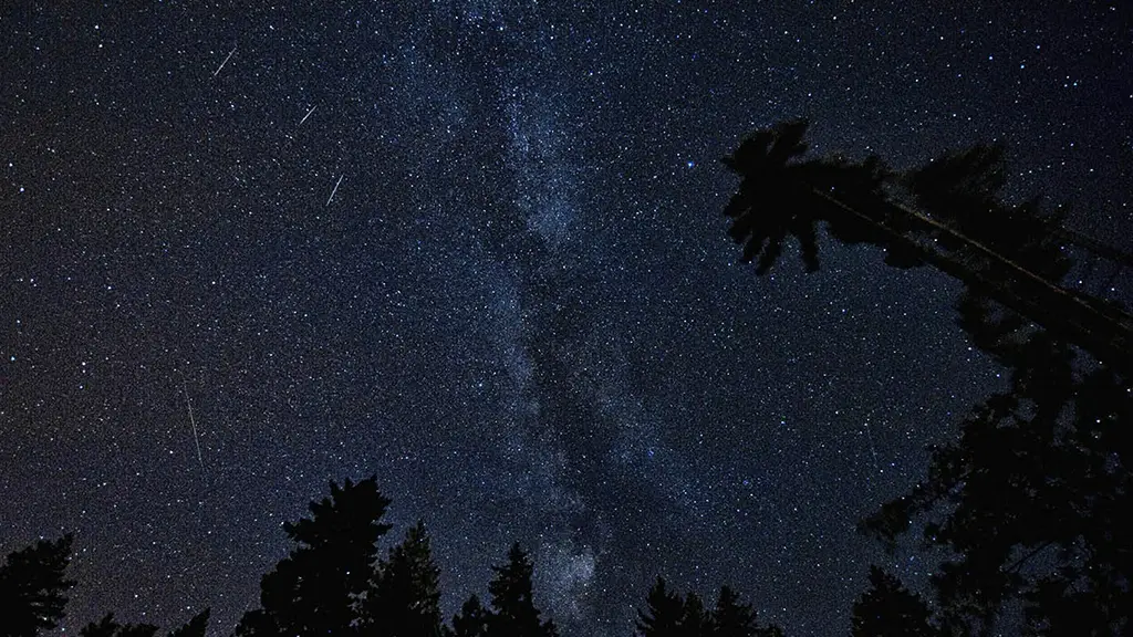 Llega la lluvia de Perseidas acompanada de luna casi llena Llega la lluvia de Perseidas acompanada de luna casi llena