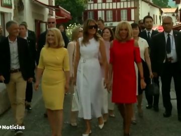 Brigitte Macron enseña a las mujeres de los líderes del G7 la cultura del País Vasco Brigitte Macron enseña a las mujeres de los líderes del G7 la cultura del País Vasco