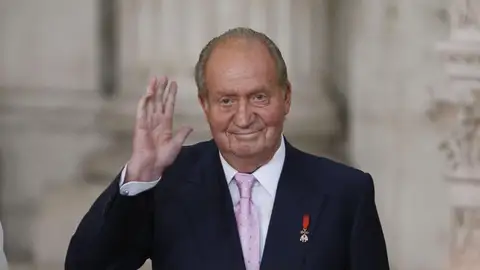 Antena 3 Noticias Fin de Semana (25-08-19) El Rey Juan Carlos pasa la noche en la UCI tras ser operado del corazón Antena 3 Noticias Fin de Semana (25-08-19) El Rey Juan Carlos pasa la noche en la UCI tras ser operado del corazón