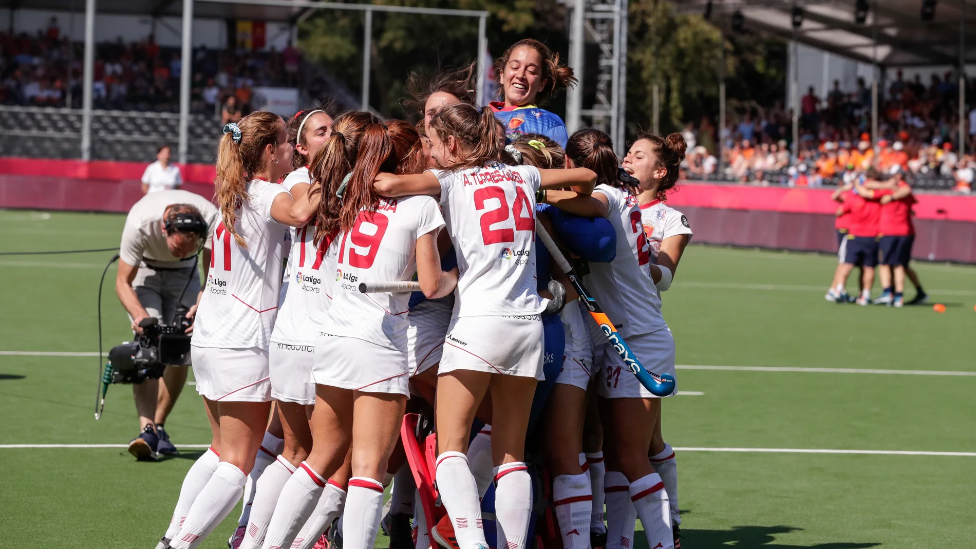 La Selección celebra la medalla de bronce ante Inglaterra La Selección celebra la medalla de bronce ante Inglaterra