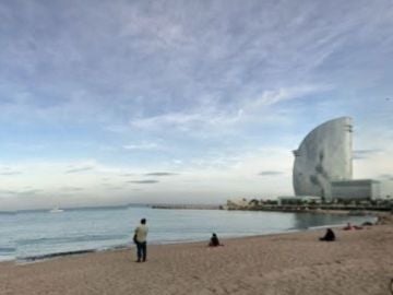 Playa de Sant Sebastiá en Barcelona