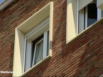 Investigan la muerte violenta de un matrimonio de ancianos en su domicilio de Barcelona Investigan la muerte violenta de un matrimonio de ancianos en su domicilio de Barcelona