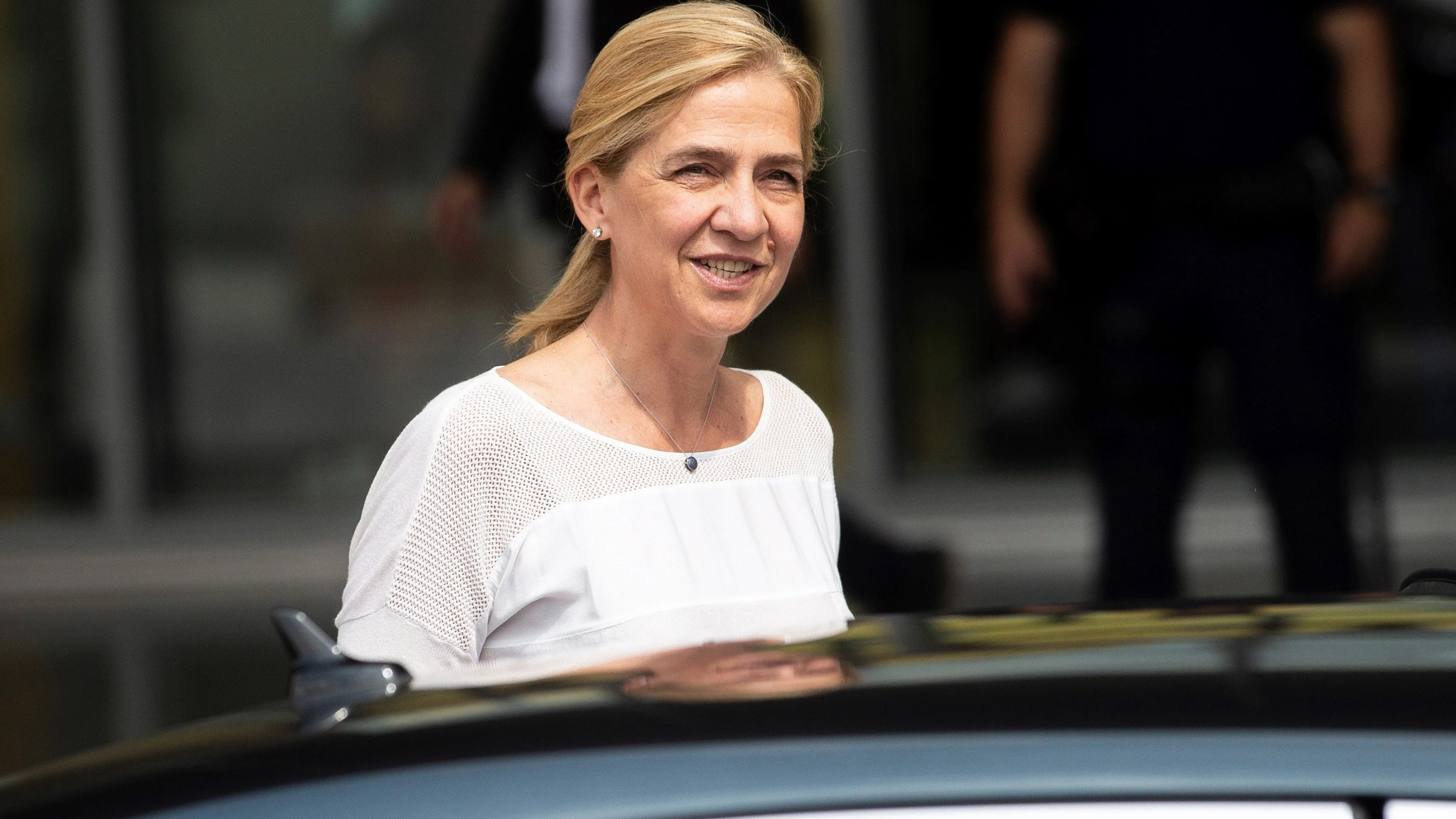 La Infanta Cristina visita a Don Juan Carlos en el hospital