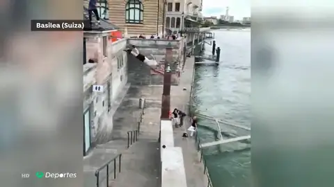 El espeluznante salto al vacío del 'Rocket Man' del parkour en Basilea El espeluznante salto al vacío del 'Rocket Man' del parkour en Basilea