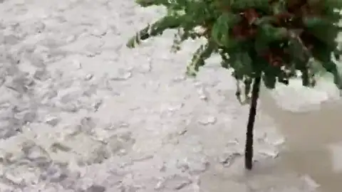 Las intensas lluvias la entrada del Metro de Arganda del Rey en Madrid Las intensas lluvias la entrada del Metro de Arganda del Rey en Madrid