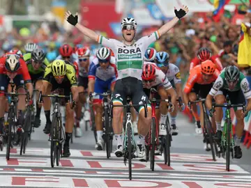 Sam Bennet gana la tercera etapa de La Vuelta Sam Bennet gana la tercera etapa de La Vuelta