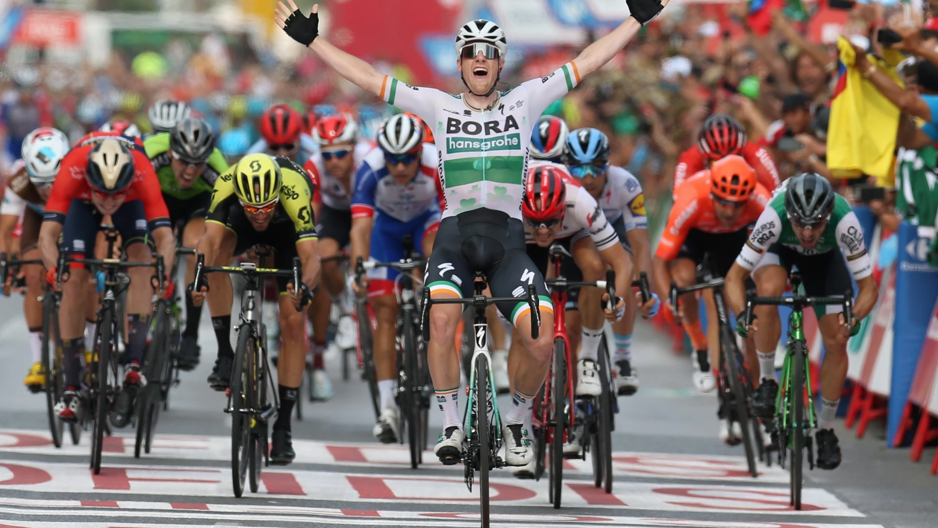 Sam Bennet gana la tercera etapa de La Vuelta Sam Bennet gana la tercera etapa de La Vuelta