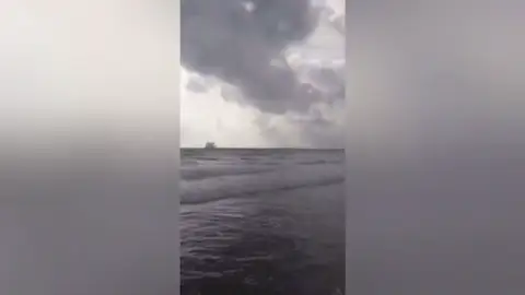 Así fue el momento de la caída del avión del Ejército del Aire en La Manga Así fue el momento de la caída del avión del Ejército del Aire en La Manga