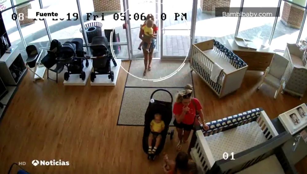 Una madre entra a robar en una tienda con su bebé y se lo olvida dentro en Nueva Jersey, Estados Unidos