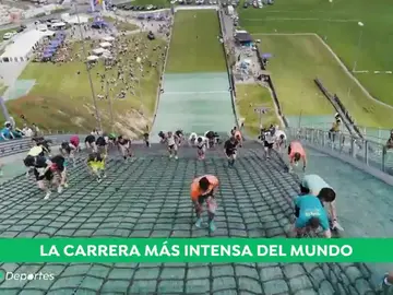 La carrera más dura del mundo: escalan corriendo un trampolín de esquí con un desnivel de 40 pisos La carrera más dura del mundo: escalan corriendo un trampolín de esquí con un desnivel de 40 pisos
