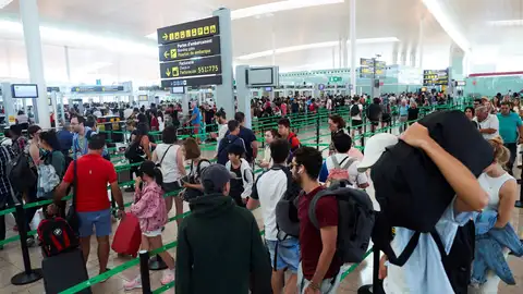 Huelga de trabajadores de Iberia en El Prat Huelga de trabajadores de Iberia en El Prat