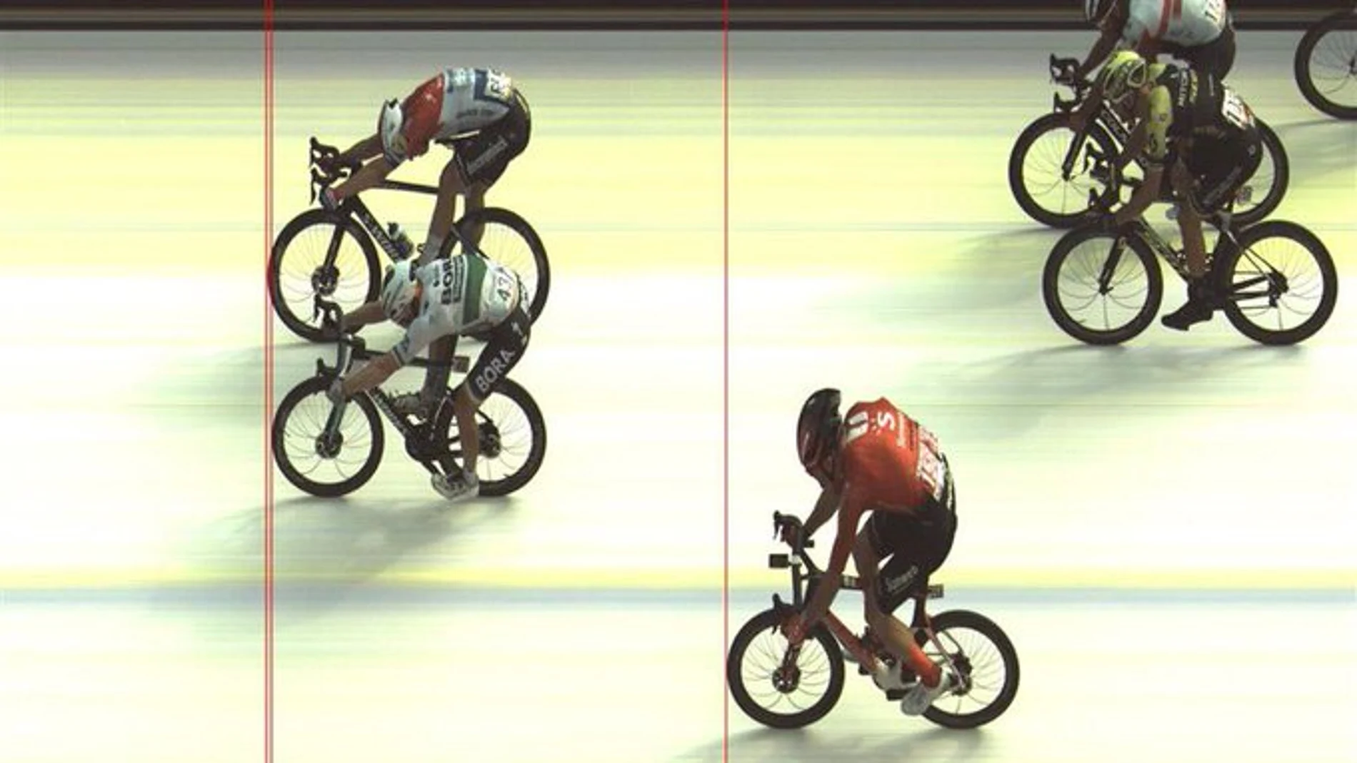 Espectacular final en La Vuelta Espectacular final en La Vuelta