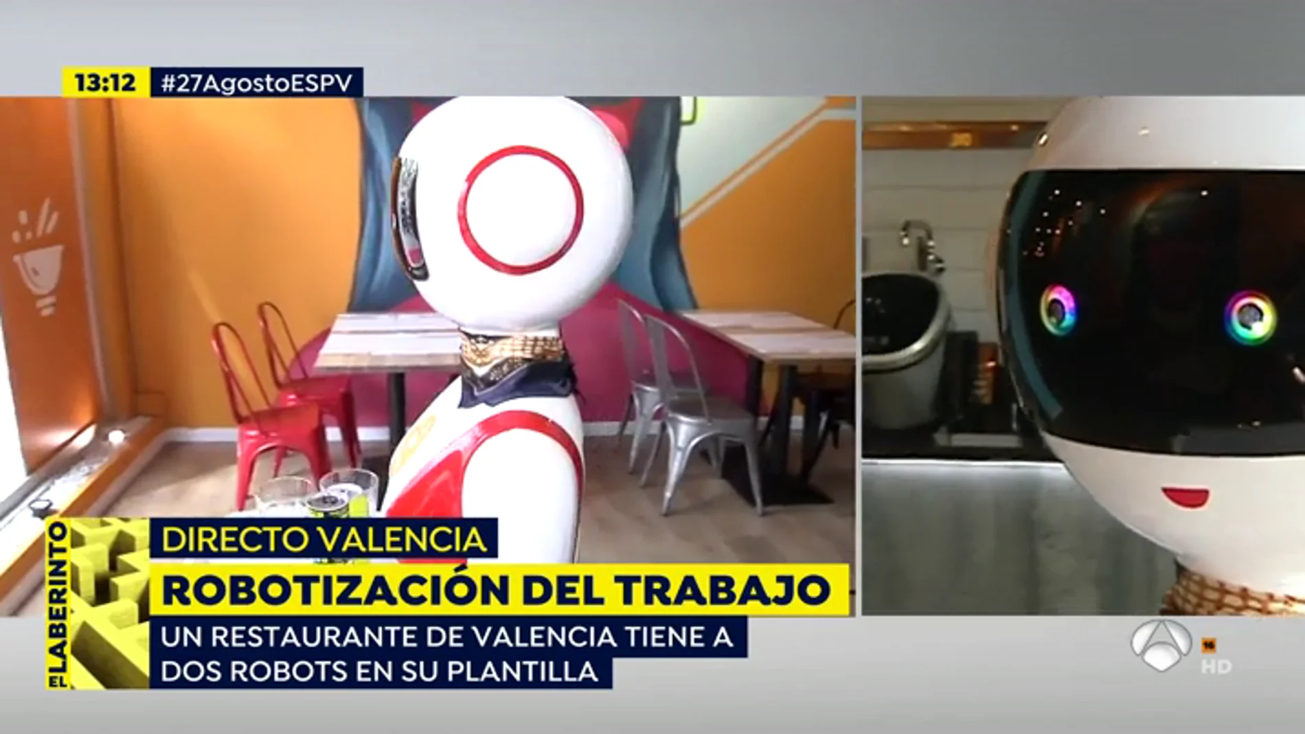 Un restaurante de Valencia 'contrata' a dos robots como camareros para llevar las comandas