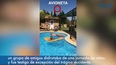 El momento en el que unos vecinos de Mallorca presencian la colisión entre la avioneta y el helicóptero El momento en el que unos vecinos de Mallorca presencian la colisión entre la avioneta y el helicóptero