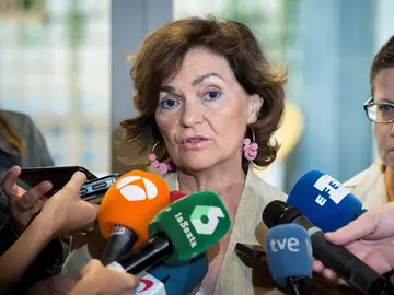 Carmen Calvo ante los medios Carmen Calvo ante los medios