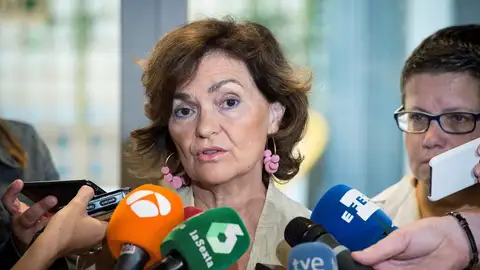 Carmen Calvo ante los medios Carmen Calvo ante los medios