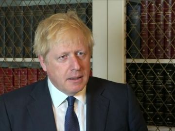 Boris Johnson pide suspender el Parlamento británico en un intento por impedir que la oposición obstaculice el 'brexit'