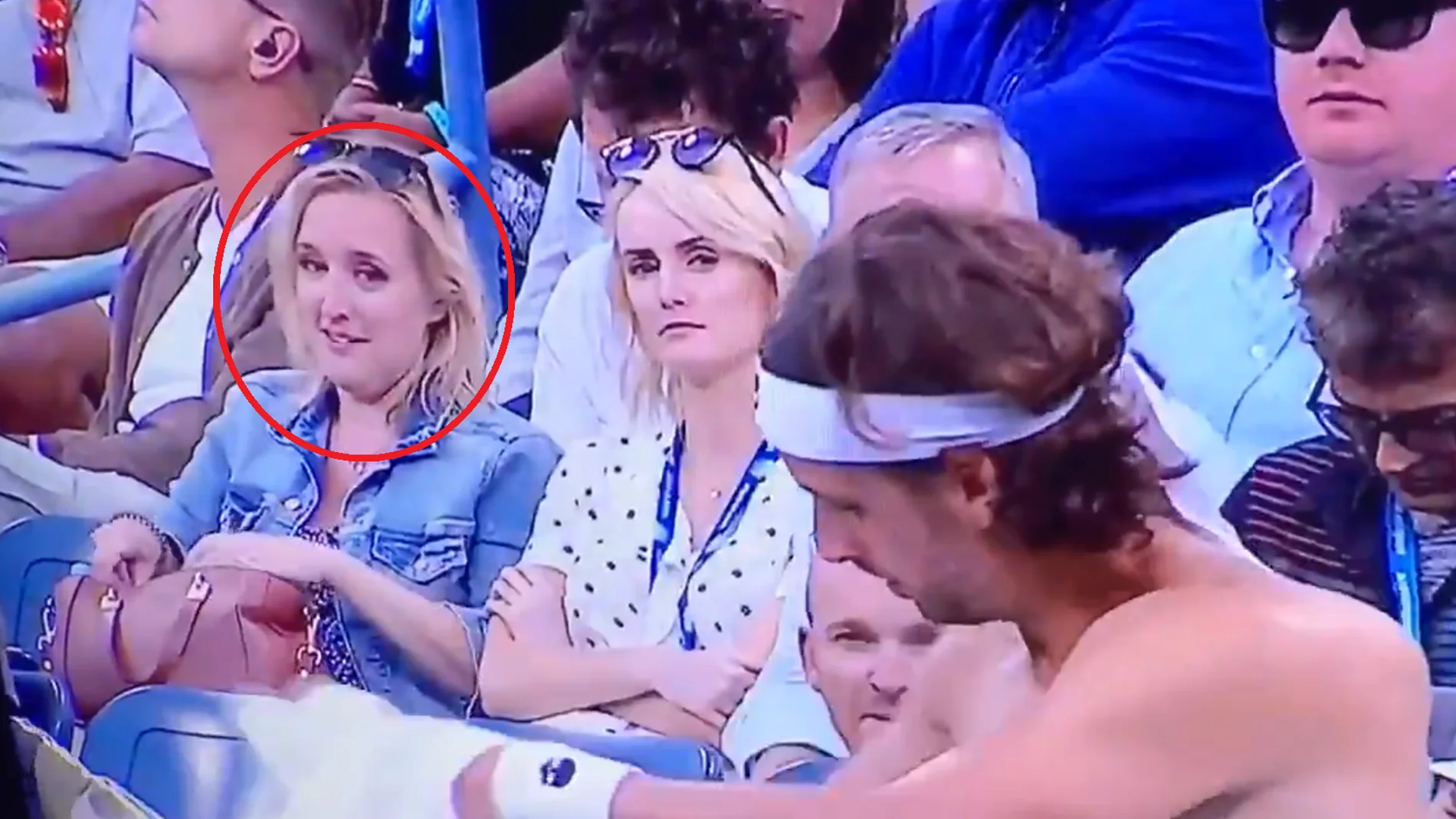 La 'pillada' a una aficionada del US Open La 'pillada' a una aficionada del US Open
