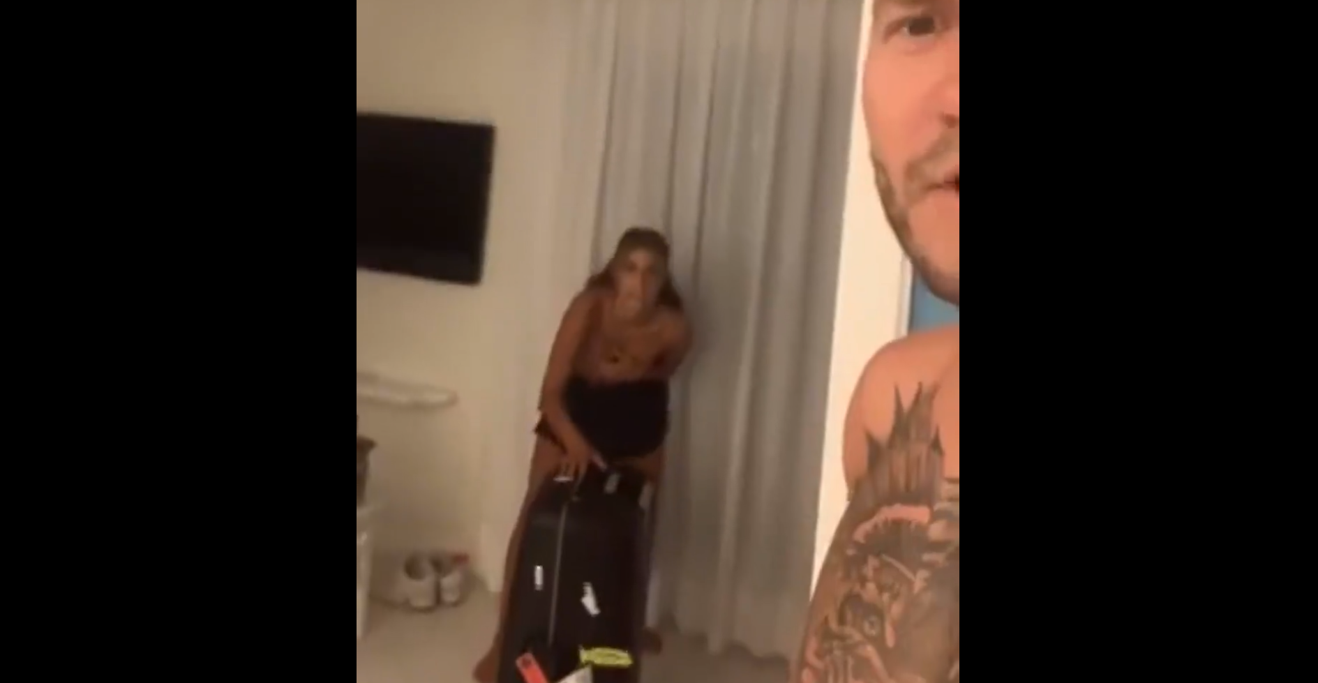 Nicklas Bendtner graba a su novia desnuda en vídeo y después lo borra de redes sociales