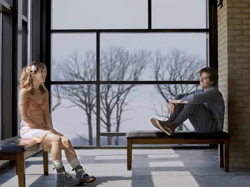 Haley Lu Richardson y Cole Sprouse en 'A dos metros de ti' Haley Lu Richardson y Cole Sprouse en 'A dos metros de ti'