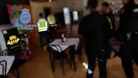 La Policía Nacional desarticula una red de trata de seres humanos con fines de explotación sexual La Policía Nacional desarticula una red de trata de seres humanos con fines de explotación sexual