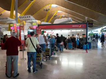 UGT convoca ocho jornadas de protesta para los trabajadores de tierra de Iberia UGT convoca ocho jornadas de protesta para los trabajadores de tierra de Iberia