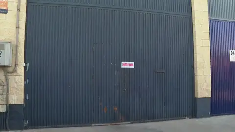 El Ayuntamiento de Sevilla denuncia a Magrudis y precinta su fábrica El Ayuntamiento de Sevilla denuncia a Magrudis y precinta su fábrica