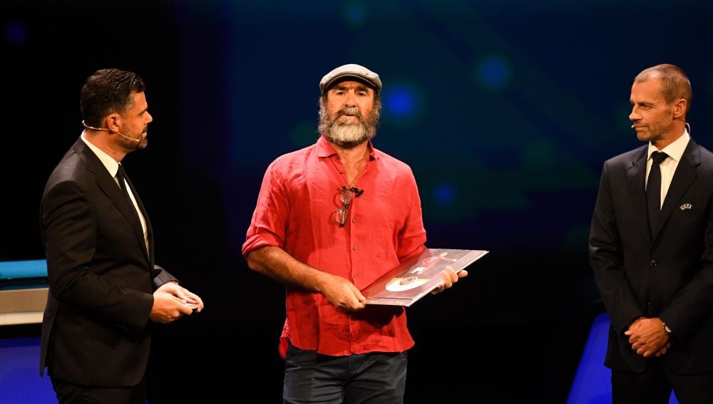 Eric Cantona durante su discurso en Montecarlo