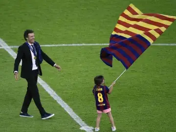 La pequeña Xana junto a Luis Enrique La pequeña Xana junto a Luis Enrique