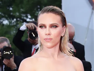 Scarlett Johansson en la alfombra roja del Festival de Venecia Scarlett Johansson en la alfombra roja del Festival de Venecia