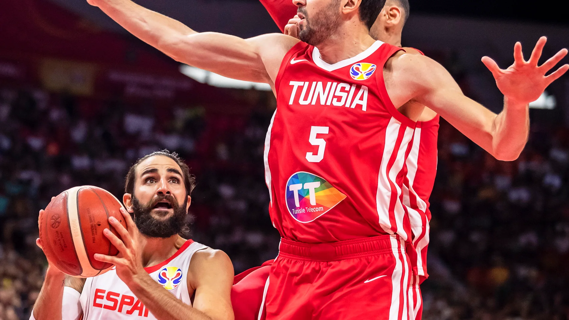 Ricky Rubio penetra a canasta Ricky Rubio penetra a canasta