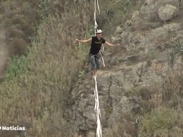 Un funambulista busca batir el récord de España de Highline Un funambulista busca batir el récord de España de Highline