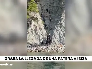 Detienen a 16 migrantes que han llegado en tres pateras a Ibiza Detienen a 16 migrantes que han llegado en tres pateras a Ibiza