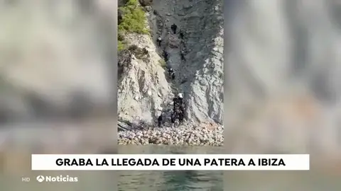 Detienen a 16 migrantes que han llegado en tres pateras a Ibiza Detienen a 16 migrantes que han llegado en tres pateras a Ibiza