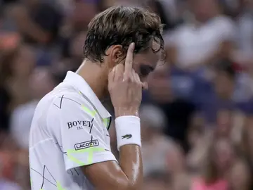 Medvedev saca la peineta al público durante el US Open Medvedev saca la peineta al público durante el US Open