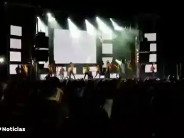 Muere la integrante de una orquesta tras impactarle parte de una pirotecnia en Las Berlanas (Ávila) Muere la integrante de una orquesta tras impactarle parte de una pirotecnia en Las Berlanas (Ávila)