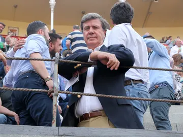 Cayetano Martinez de Irujo Cayetano Martinez de Irujo