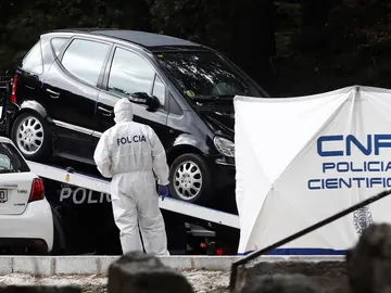 El coche de la exesquiadora olímpica Blanca Fernández Ochoa, un Mercedes clase A negro El coche de la exesquiadora olímpica Blanca Fernández Ochoa, un Mercedes clase A negro