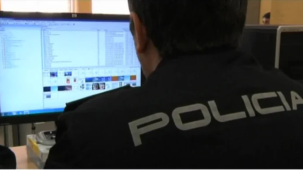 Agentes de Policía Nacional contra la pederastia Agentes de Policía Nacional contra la pederastia