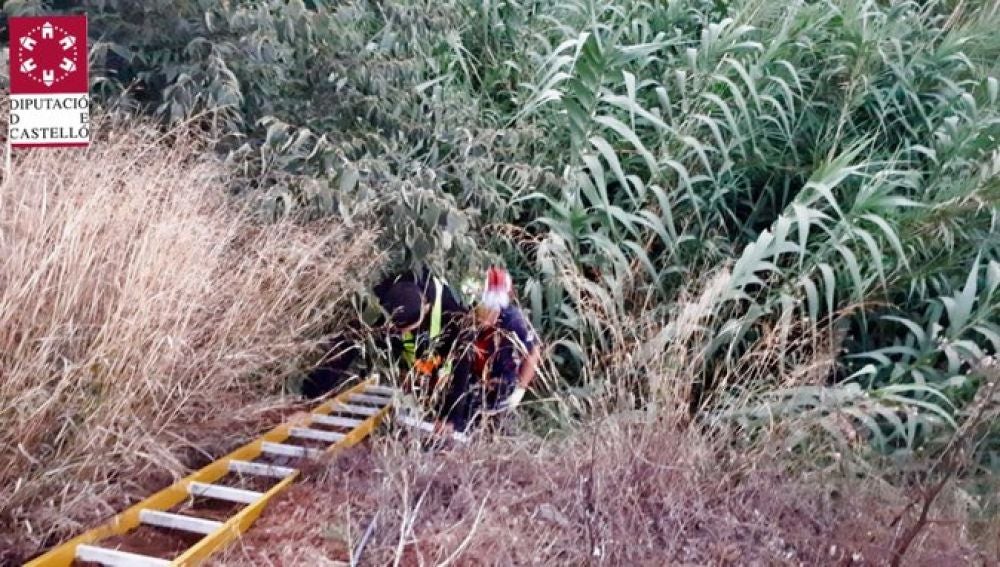 Los bomberos de Castellón durante el rescate