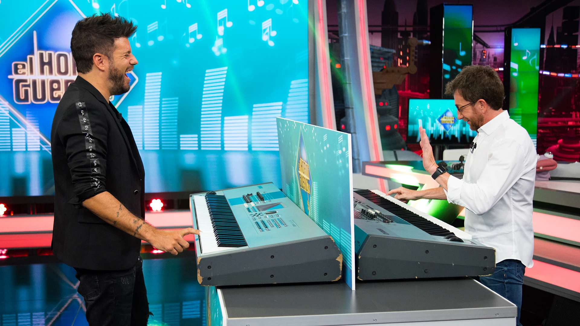 El divertido duelo a piano entre Pablo López y Pablo Motos en 'El Hormiguero 3.0' El divertido duelo a piano entre Pablo López y Pablo Motos en 'El Hormiguero 3.0'