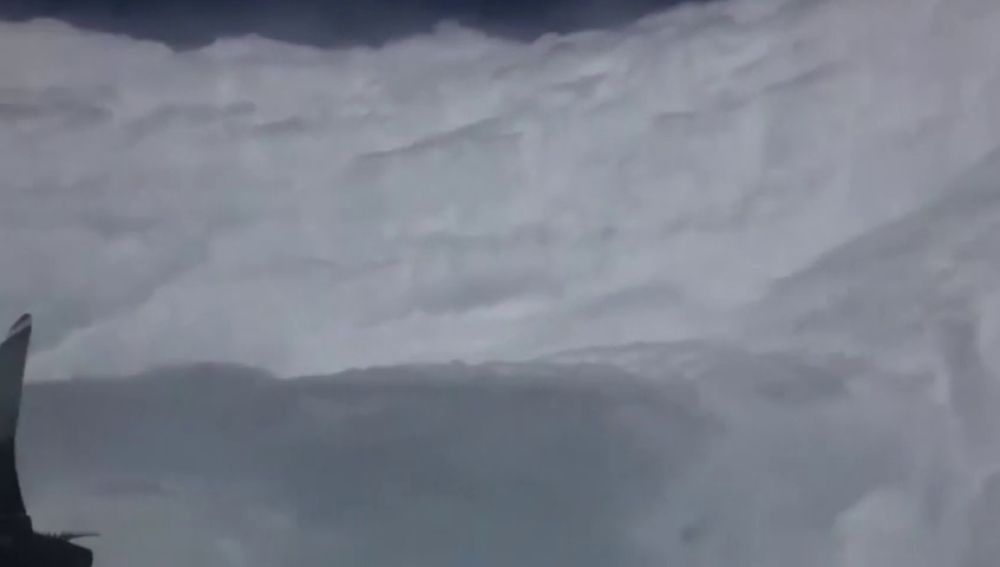Así es un huracán categoría 5 desde un avión