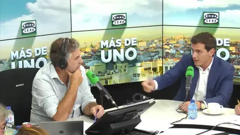 Rivera no quiere 'España Suma': "El sueño de Sánchez es volver a las dos Españas" Rivera no quiere 'España Suma': "El sueño de Sánchez es volver a las dos Españas"