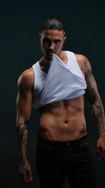 Carlo Constanzia es Jairo en Toy boy Carlo Constanzia es Jairo en Toy boy